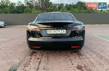 Лифтбек Tesla Model S 2017 в 
