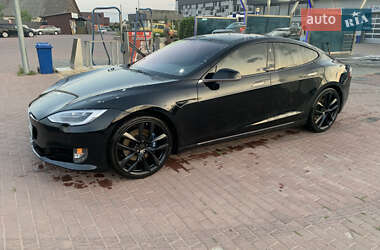 Лифтбек Tesla Model S 2017 в 