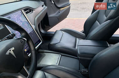Лифтбек Tesla Model S 2017 в 