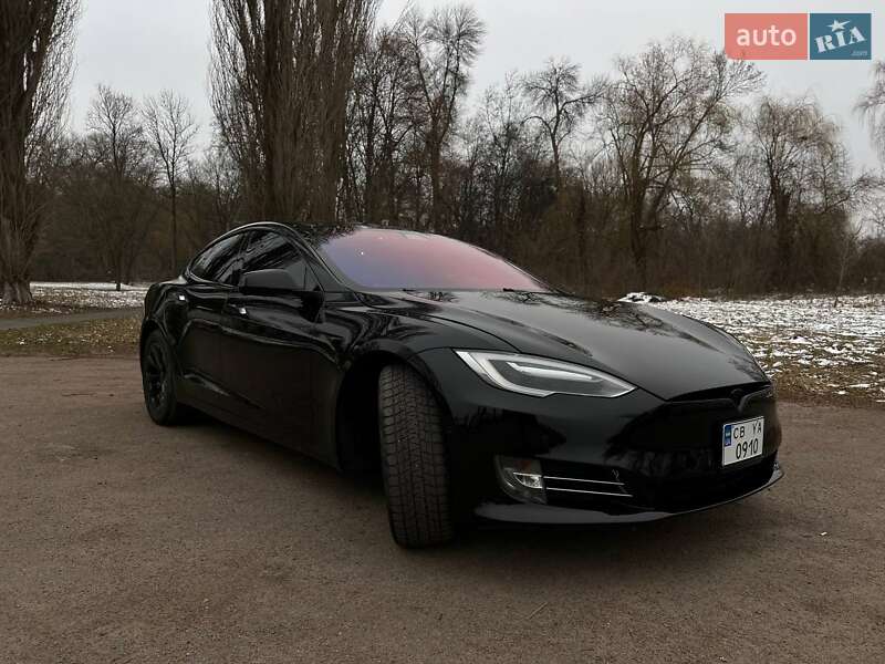 Лифтбек Tesla Model S 2017 в Нежине