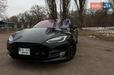 Лифтбек Tesla Model S 2017 в 