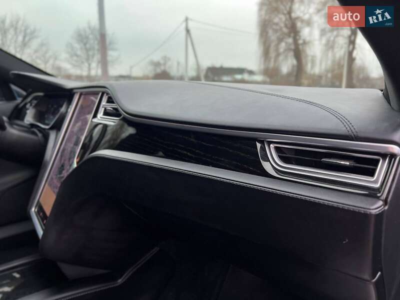 Лифтбек Tesla Model S 2017 в Нежине