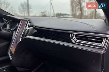 Лифтбек Tesla Model S 2017 в 