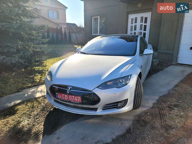 Лифтбек Tesla Model S 2015 в Бучаче фото 7 Лифтбек Tesla Model S 2015 в Бучаче
