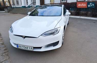 Лифтбек Tesla Model S 2016 в 