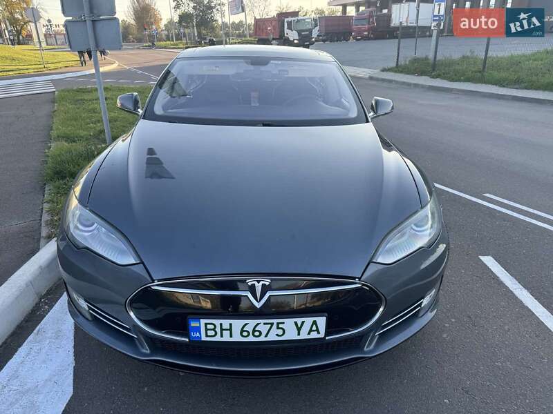 Ліфтбек Tesla Model S 2013 в 