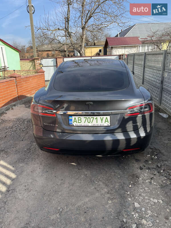Ліфтбек Tesla Model S 2016 в Вінниці