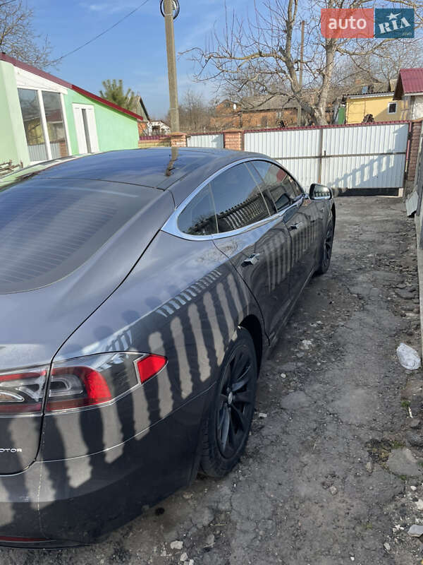 Ліфтбек Tesla Model S 2016 в Вінниці