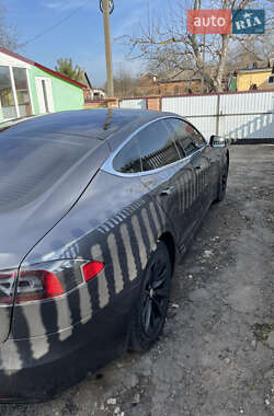 Лифтбек Tesla Model S 2016 в 