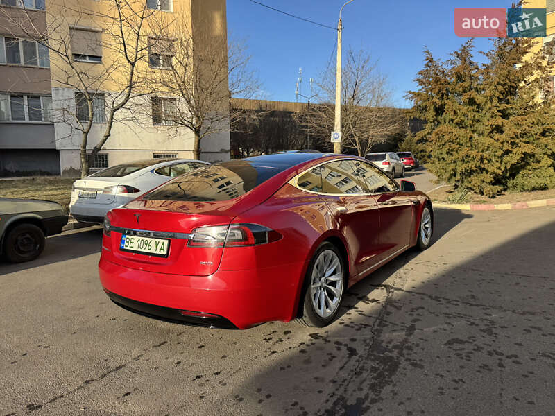 Лифтбек Tesla Model S 2017 в Николаеве