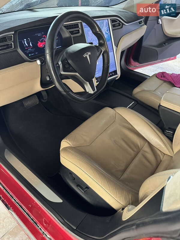 Лифтбек Tesla Model S 2017 в Николаеве