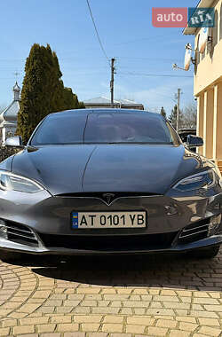Лифтбек Tesla Model S 2017 в 