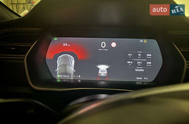 Лифтбек Tesla Model S 2017 в Косове