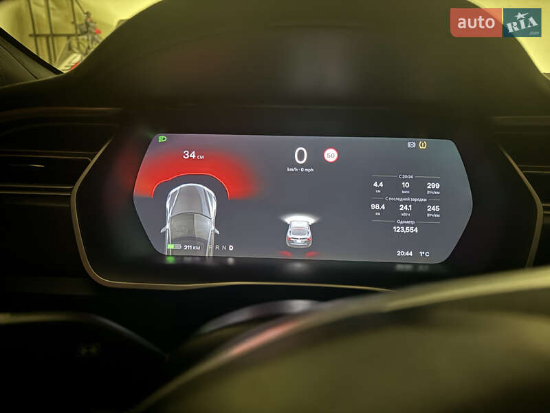 Ліфтбек Tesla Model S 2017 в Косові