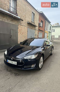 Лифтбек Tesla Model S 2013 в 