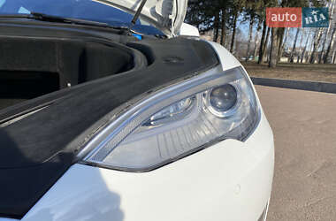 Лифтбек Tesla Model S 2016 в 