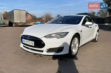 Лифтбек Tesla Model S 2016 в 