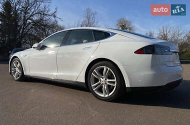 Лифтбек Tesla Model S 2016 в 