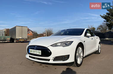 Лифтбек Tesla Model S 2016 в 