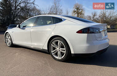 Лифтбек Tesla Model S 2016 в 