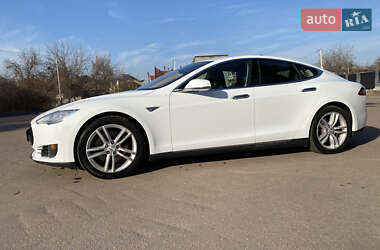Лифтбек Tesla Model S 2016 в 