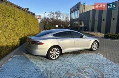 Лифтбек Tesla Model S 2014 в Киеве