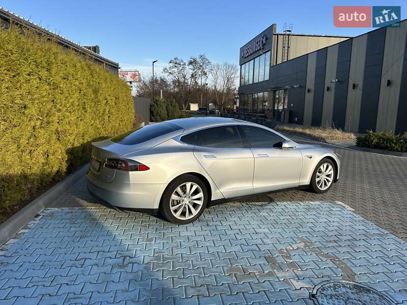 Ліфтбек Tesla Model S 2014 в Києві