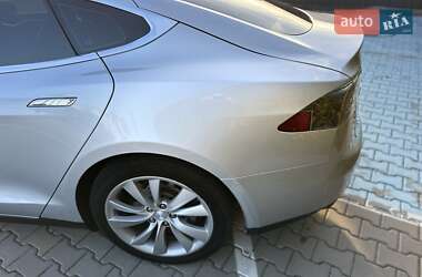 Лифтбек Tesla Model S 2014 в Киеве