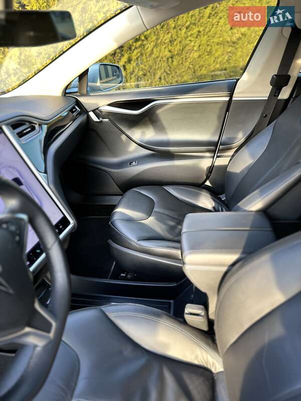 Ліфтбек Tesla Model S 2014 в Києві