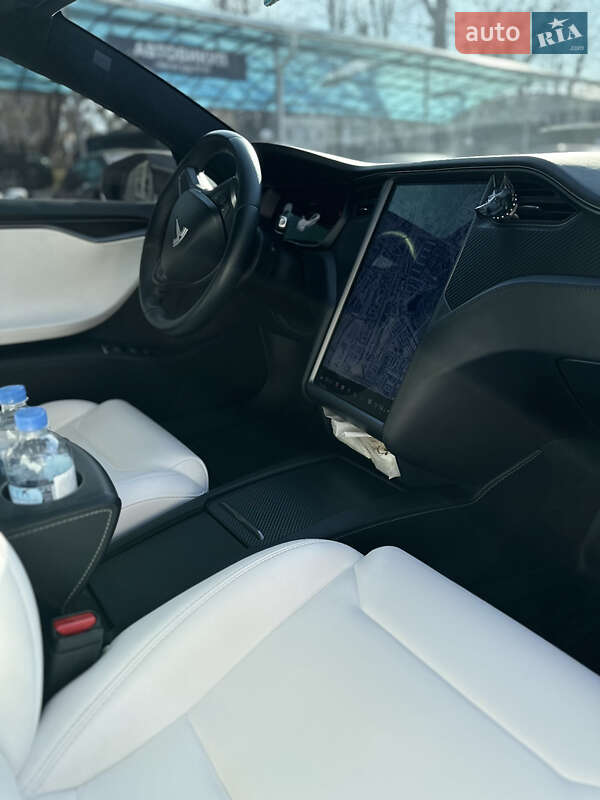 Лифтбек Tesla Model S 2018 в Киеве