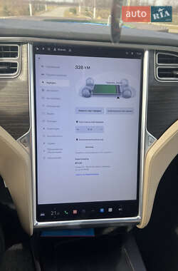 Лифтбек Tesla Model S 2016 в 