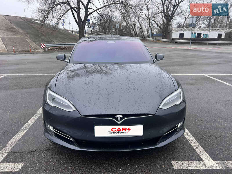 Лифтбек Tesla Model S 2018 в Киеве