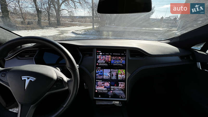 Лифтбек Tesla Model S 2020 в Ровно