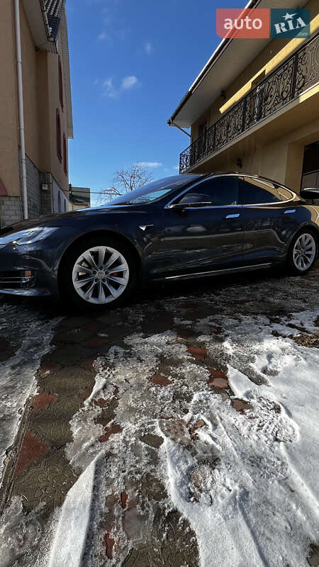 Лифтбек Tesla Model S 2020 в Ровно