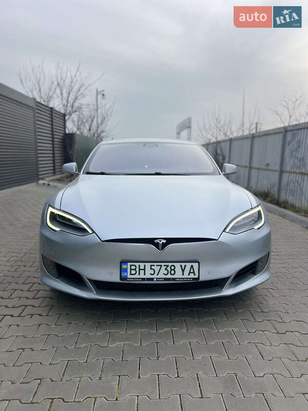Лифтбек Tesla Model S 2016 в Одессе