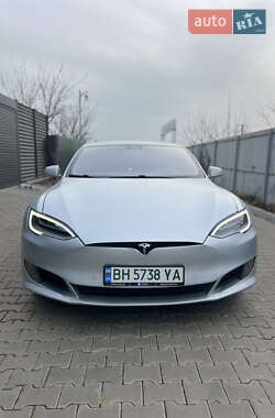 Лифтбек Tesla Model S 2016 в 