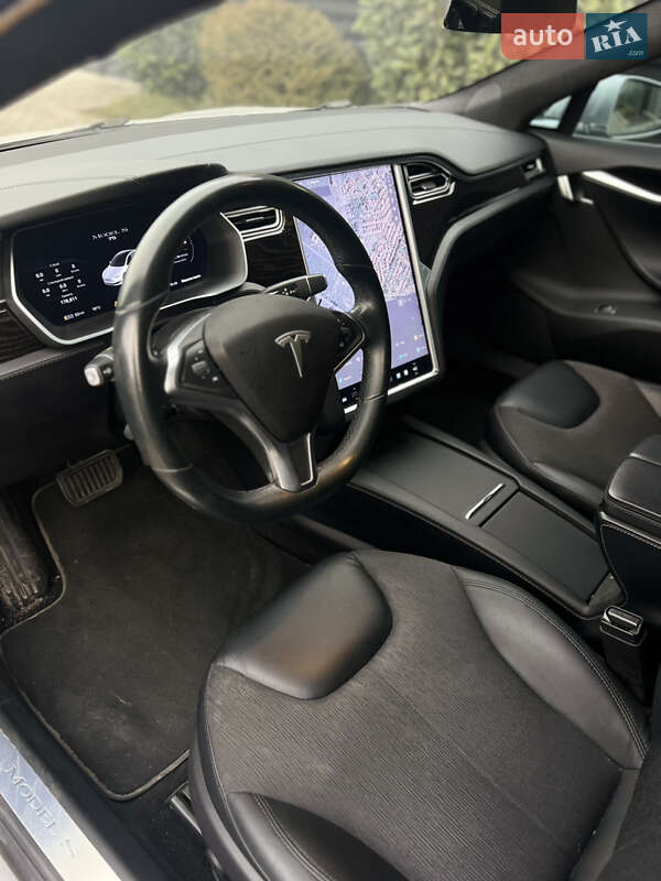 Лифтбек Tesla Model S 2016 в Одессе