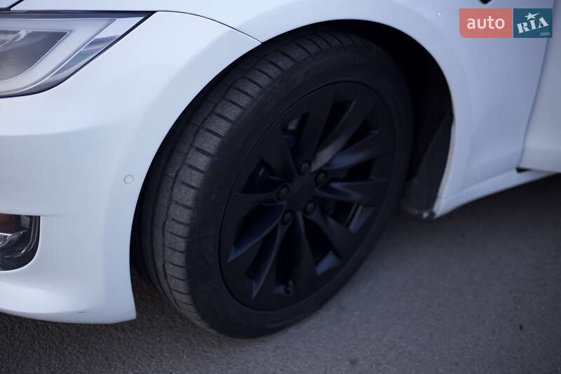 Ліфтбек Tesla Model S 2019 в Києві