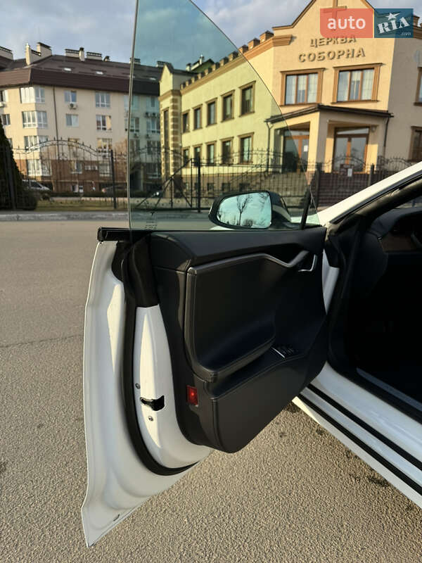 Ліфтбек Tesla Model S 2019 в Києві
