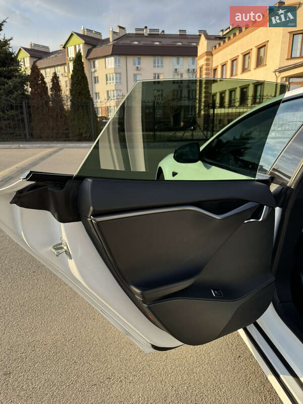 Ліфтбек Tesla Model S 2019 в Києві