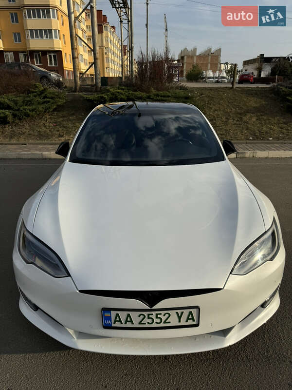 Ліфтбек Tesla Model S 2019 в Києві