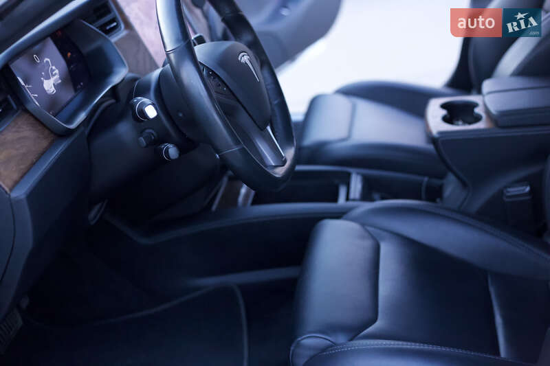 Ліфтбек Tesla Model S 2019 в Києві
