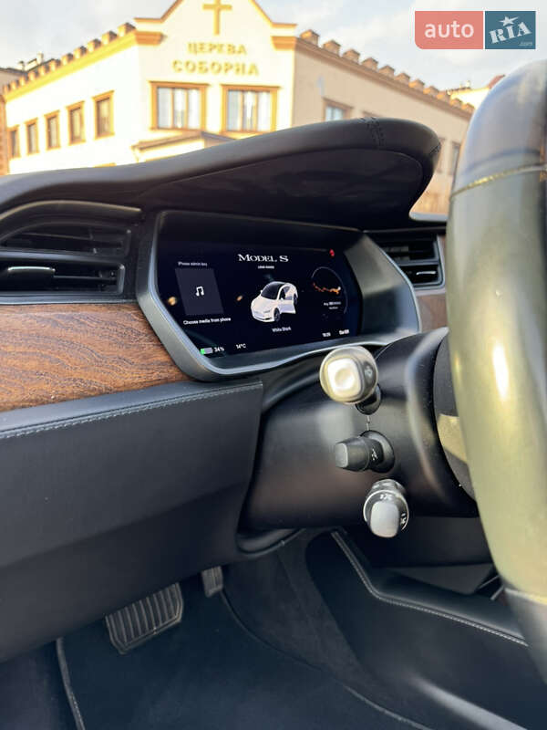 Ліфтбек Tesla Model S 2019 в Києві