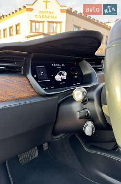 Ліфтбек Tesla Model S 2019 в 