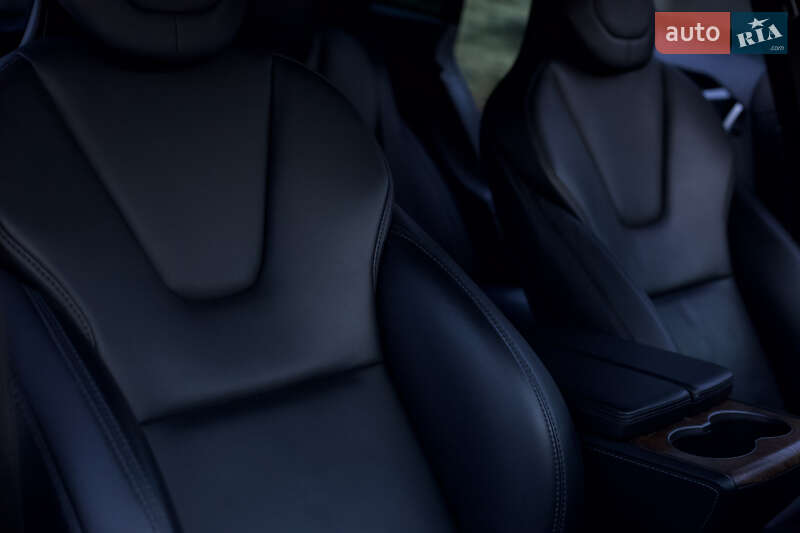 Ліфтбек Tesla Model S 2019 в Києві