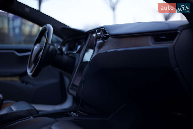 Ліфтбек Tesla Model S 2019 в Києві