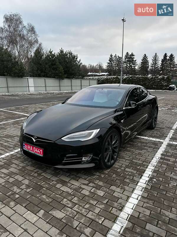 Ліфтбек Tesla Model S 2020 в 