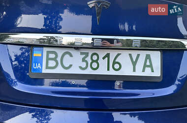 Лифтбек Tesla Model S 2016 в 