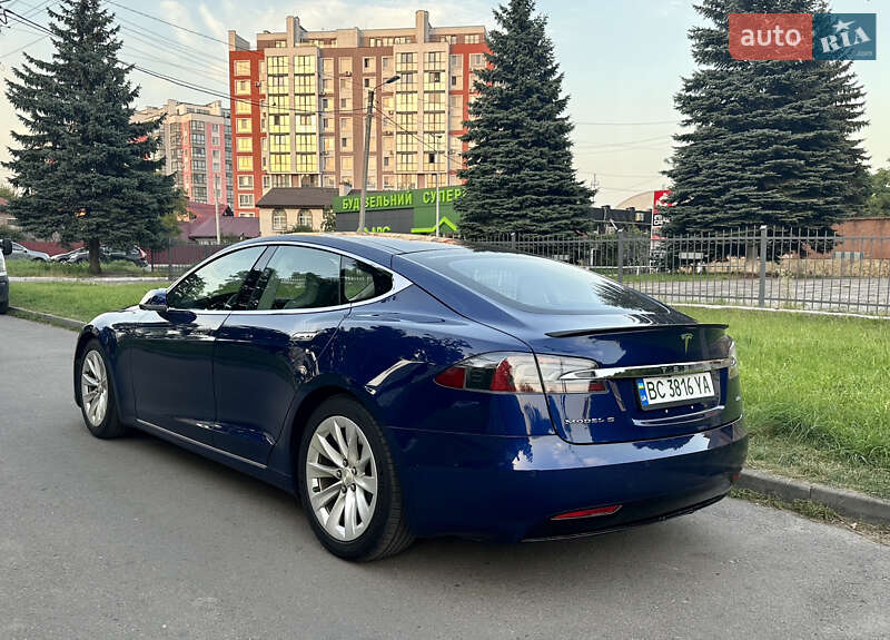 Лифтбек Tesla Model S 2016 в Львове
