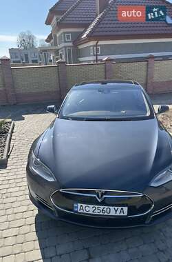 Лифтбек Tesla Model S 2015 в 